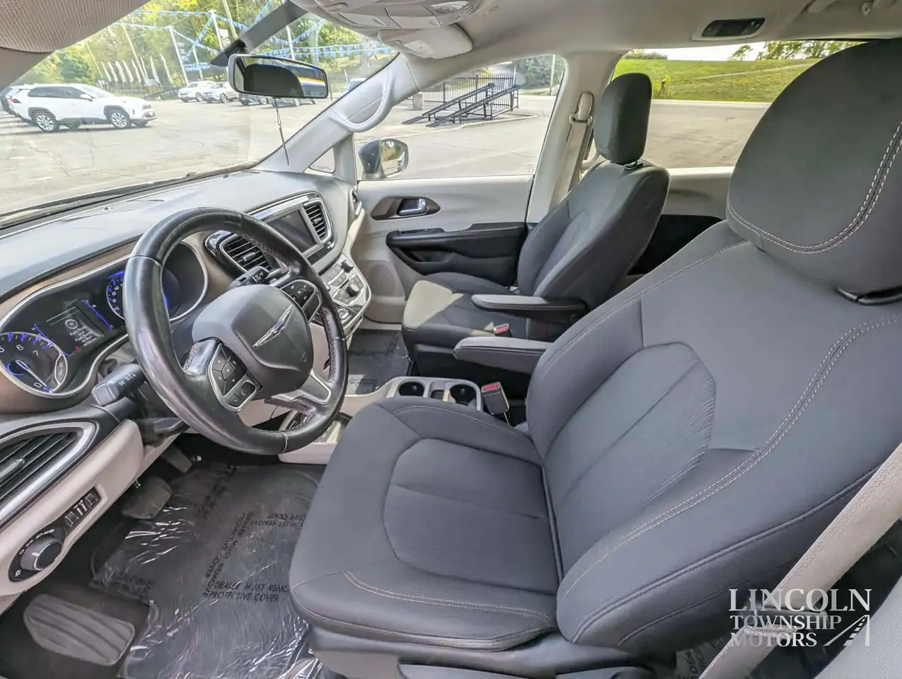 Chrysler Pacifica снимка Chrysler Pacifica
