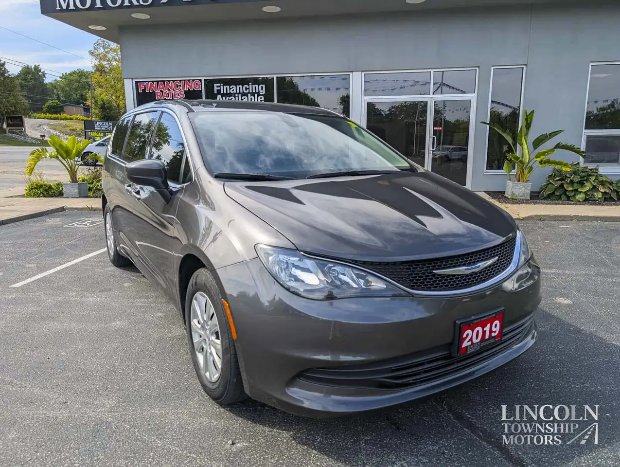 Chrysler Pacifica снимка Chrysler Pacifica
