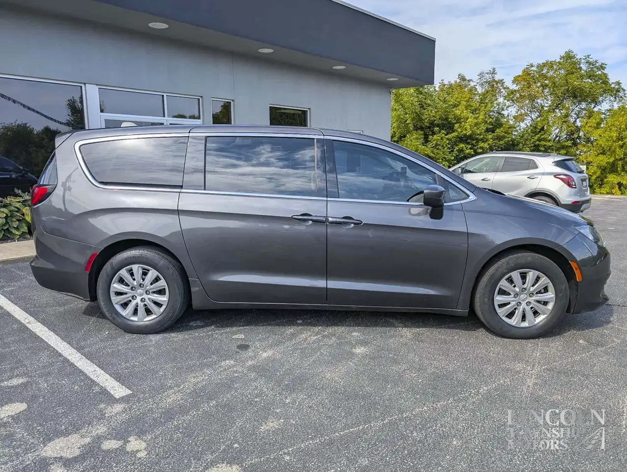 Chrysler Pacifica снимка Chrysler Pacifica