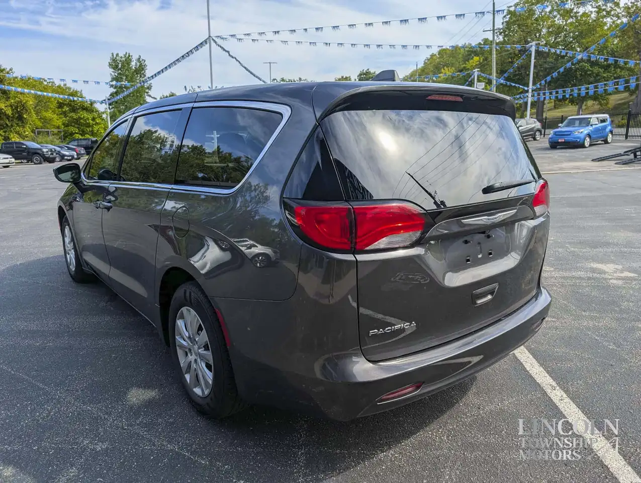 Chrysler Pacifica снимка Chrysler Pacifica