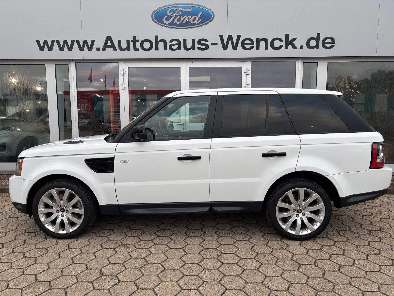 Second hand Land Rover Range Rover Sport 3.0