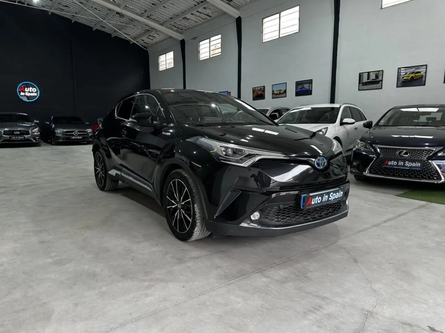 Toyota C-HR 125H Dynamic Plus Noir - 1