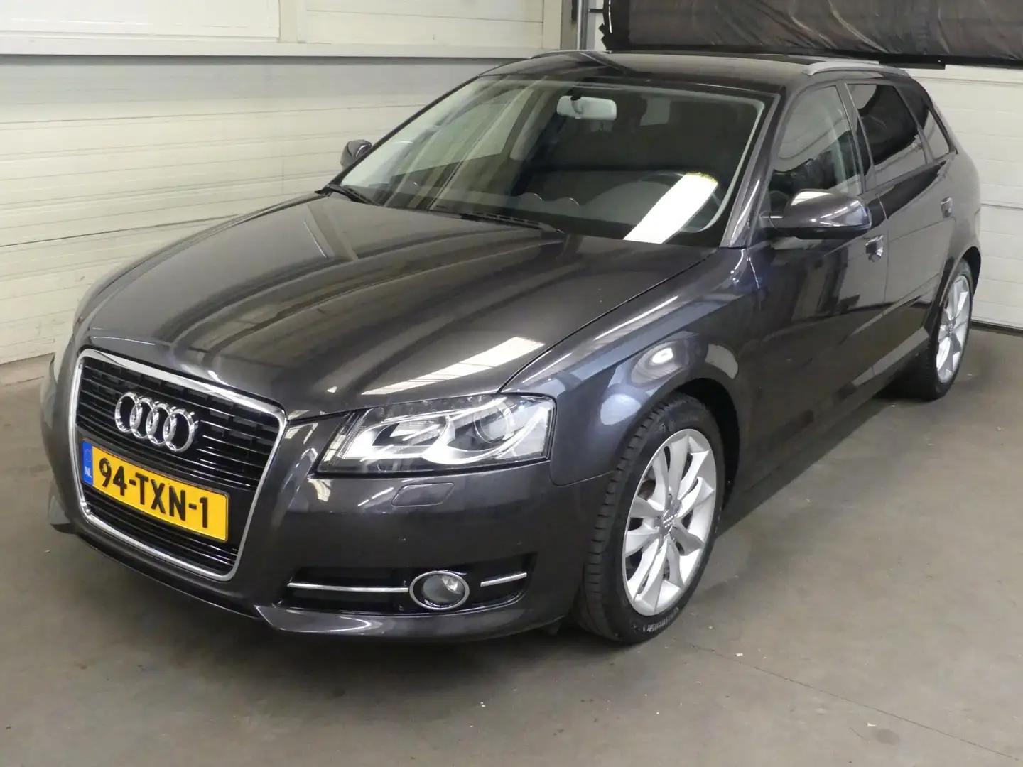 Audi A3 Sportback 1.6 TDI AmbiAdvance - Cruise Control - A Grau - 1