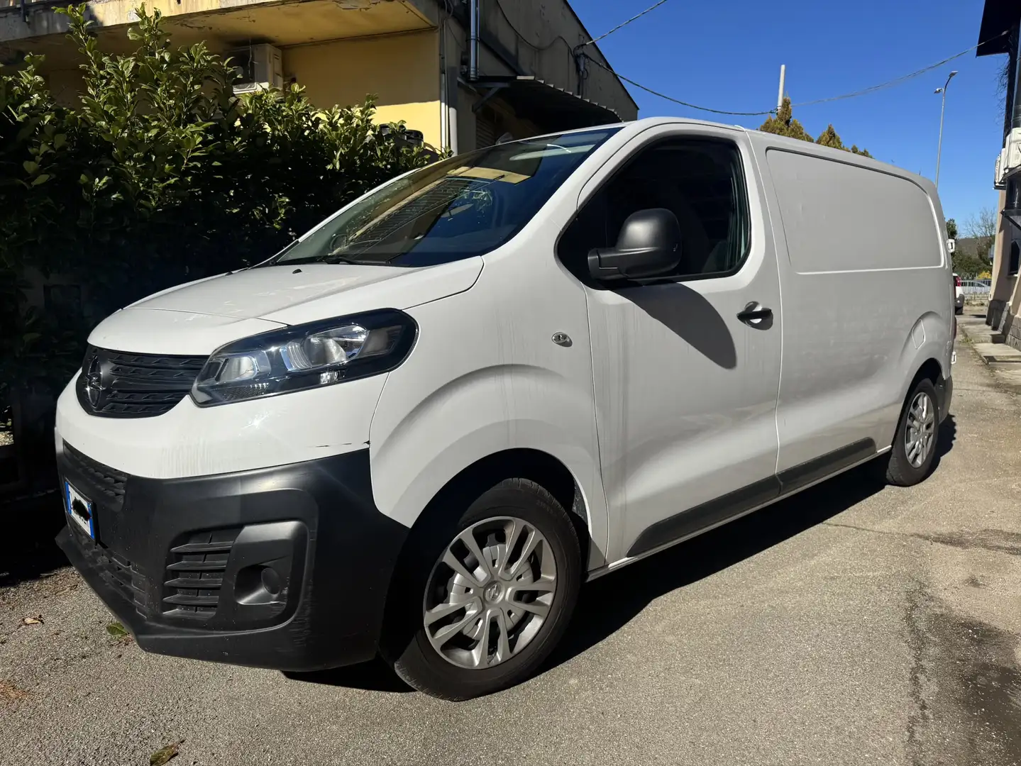 Opel Vivaro l2h1 120 cv enjoy Weiß - 1