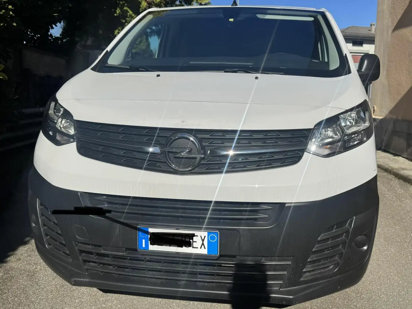 Opel Vivaro l2h1 120 cv enjoy Weiß - 2