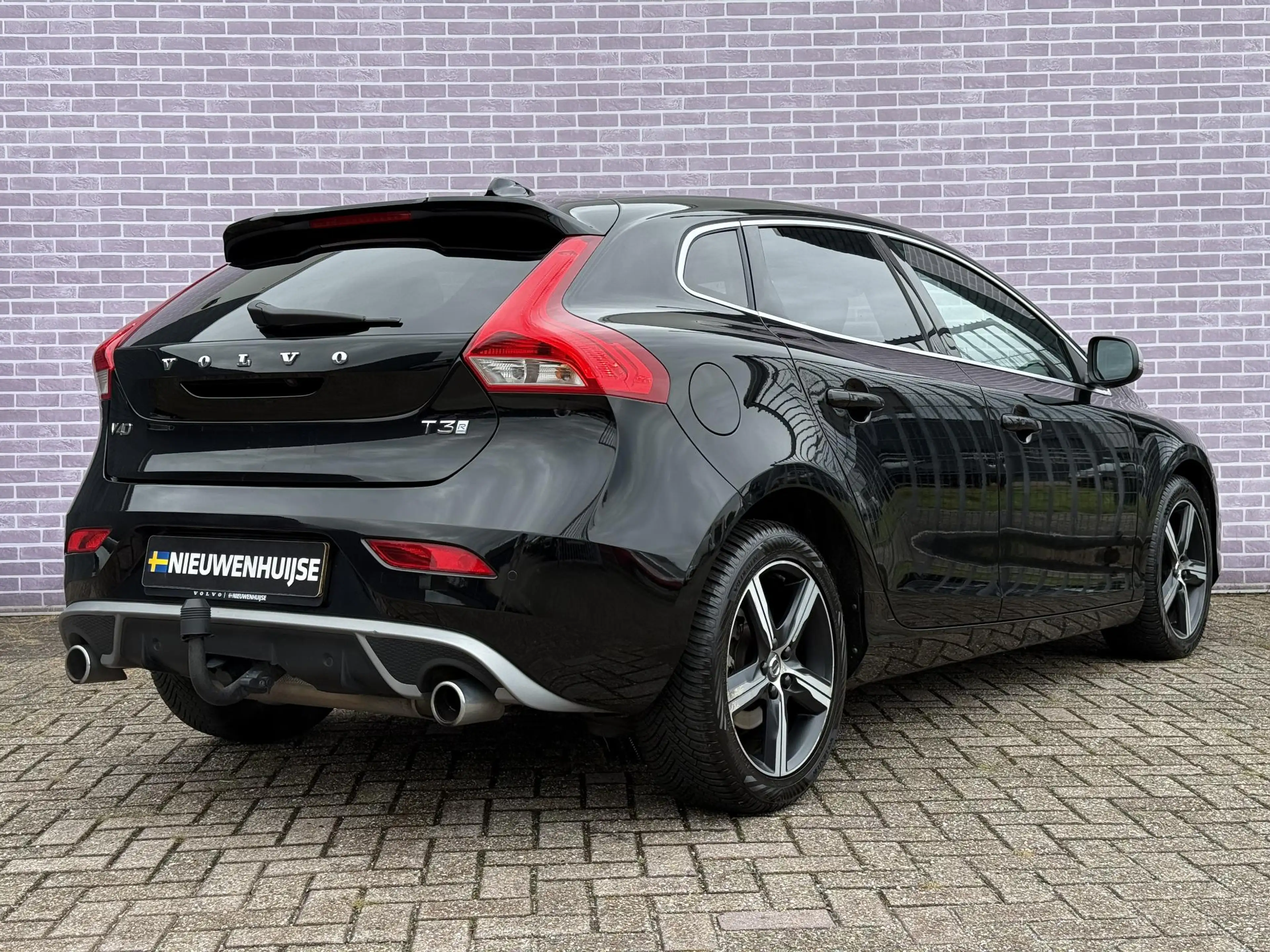 Volvo V40 1.5 T3 Polar+ Sport | Trekhaak | DAB | Harman/Kard — photo 3