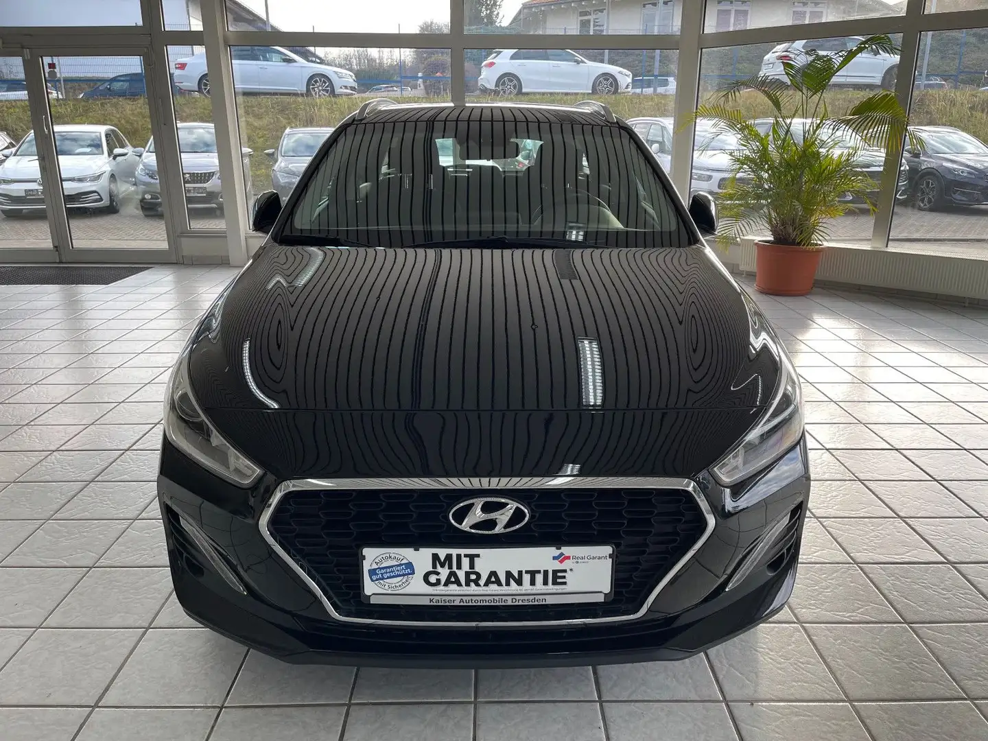 Hyundai i30 cw Trend *LED*Navi*Sitzheiz*Kamera*NSW*PDC* Schwarz - 2