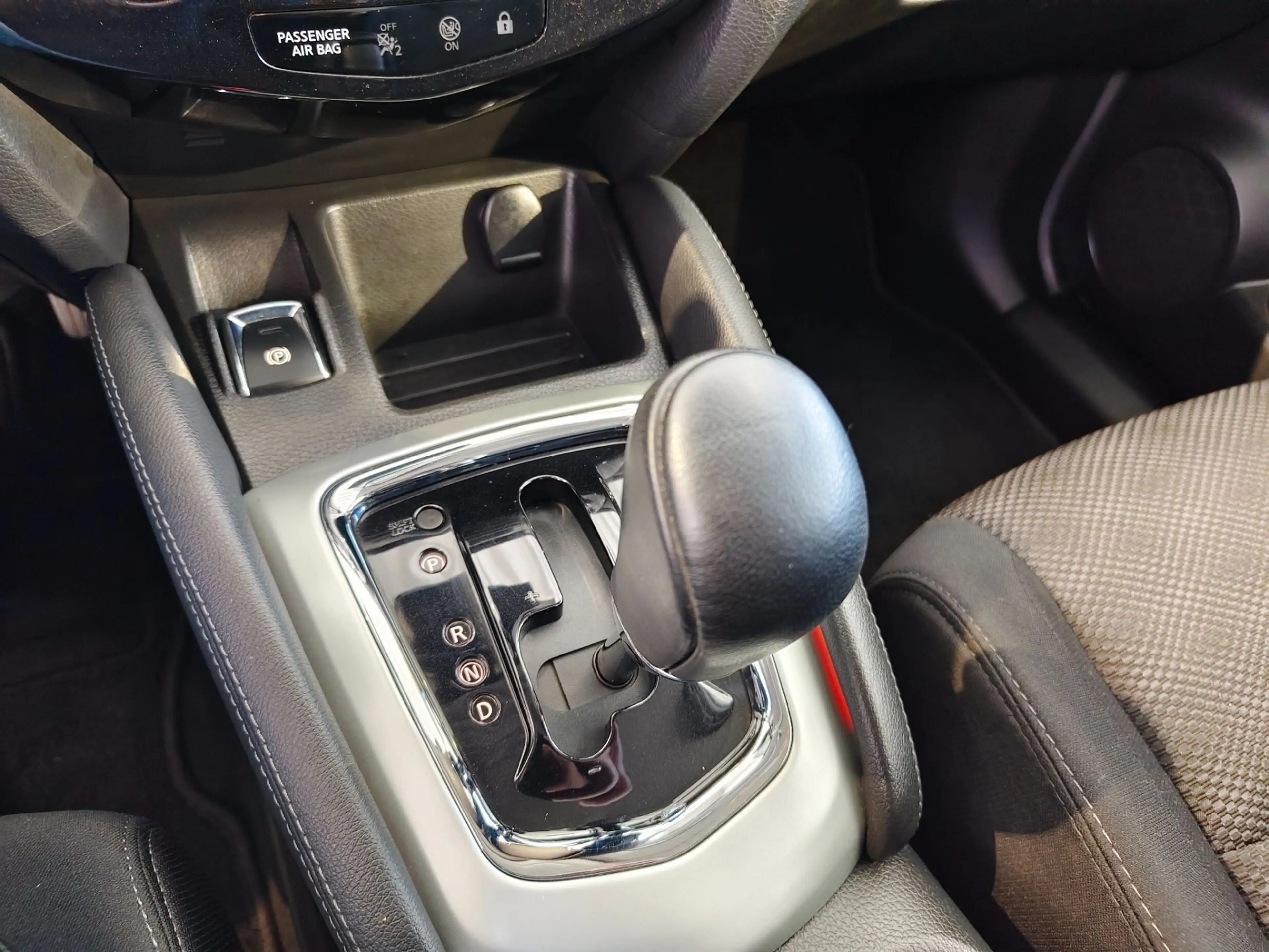 Nissan Qashqai 1,6 dCi N-Connecta Aut. — photo 11