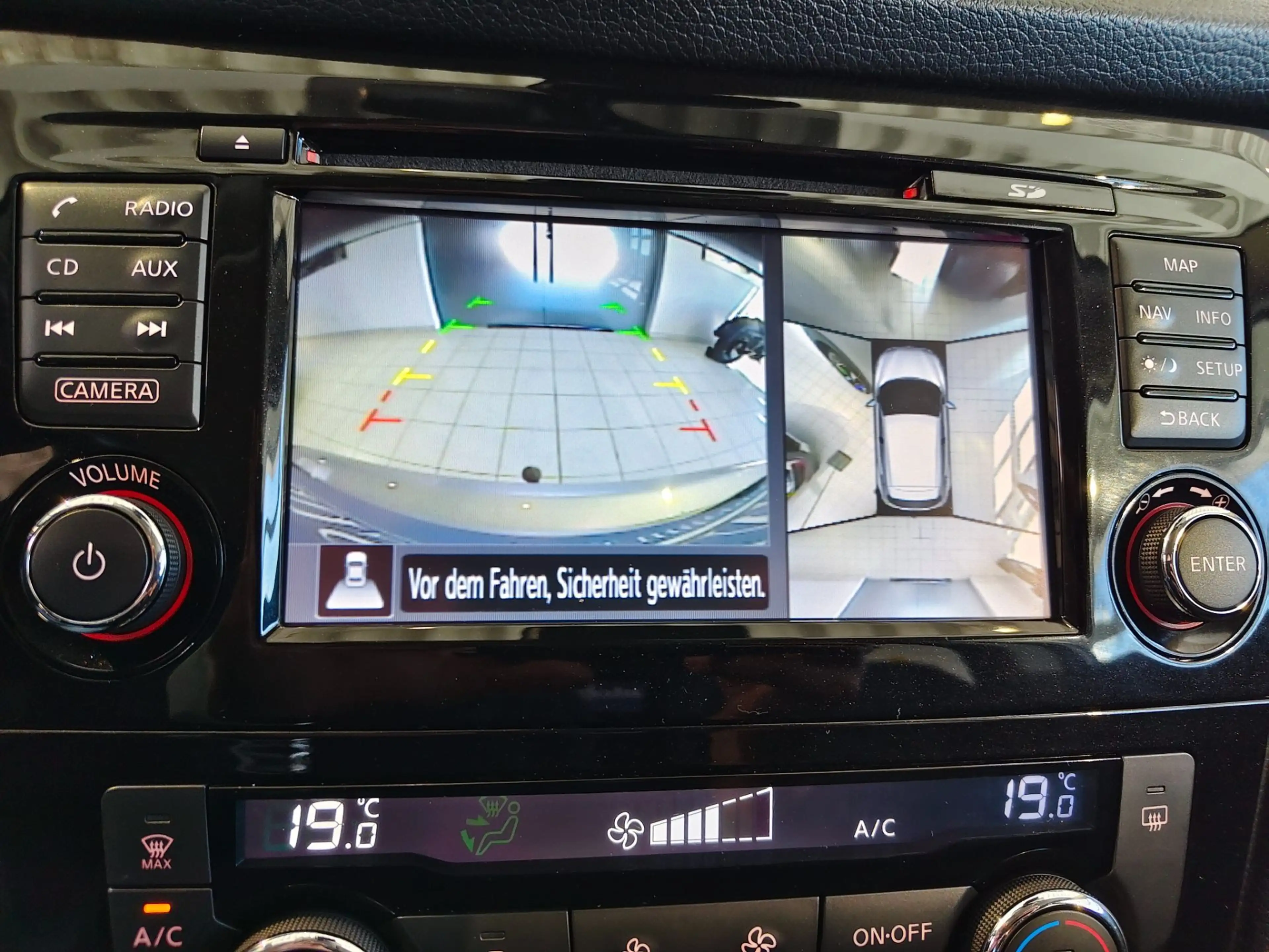 Nissan Qashqai 1,6 dCi N-Connecta Aut. — photo 10
