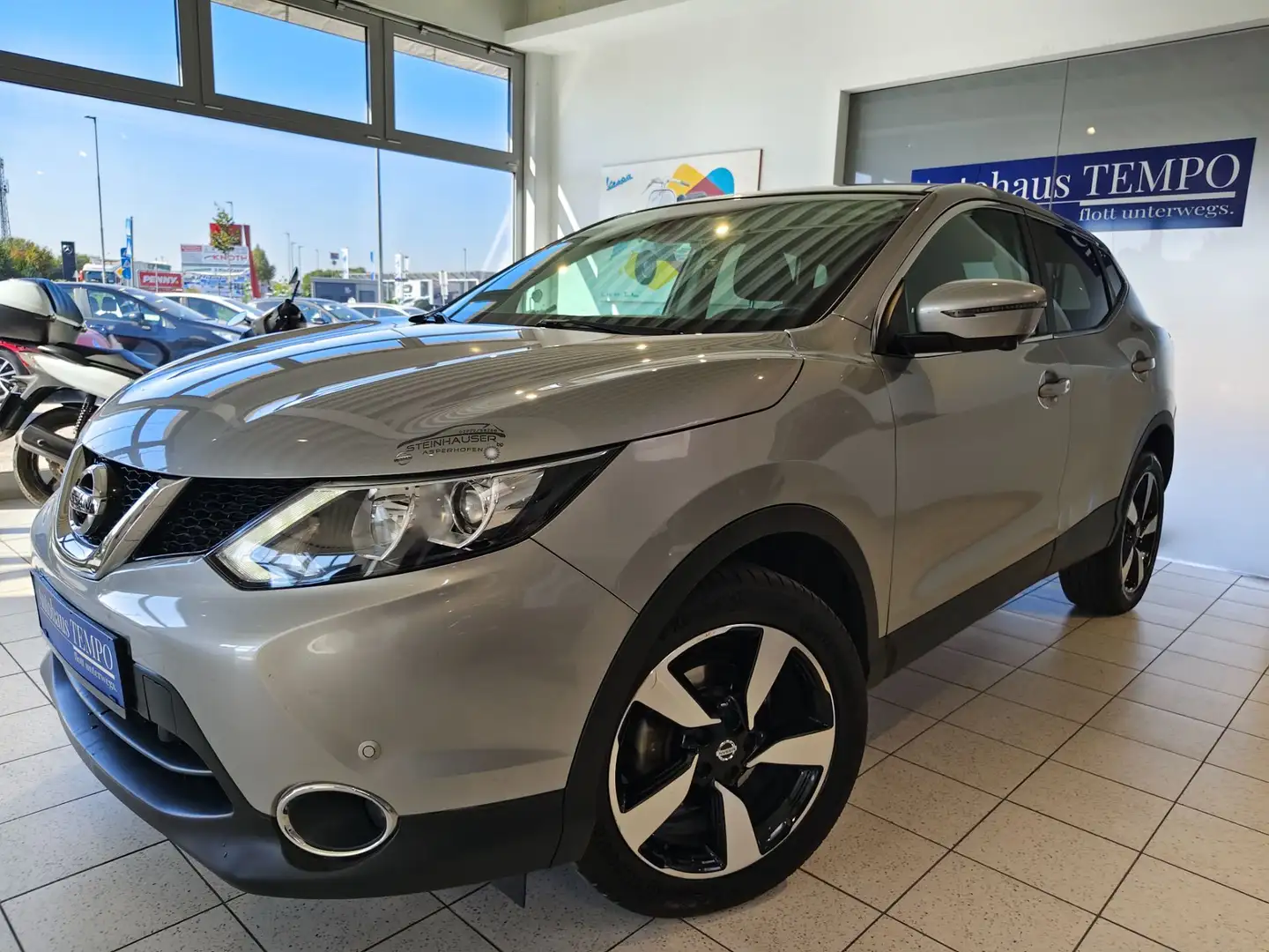 Nissan Qashqai 1,6 dCi N-Connecta Aut. Grau - 1