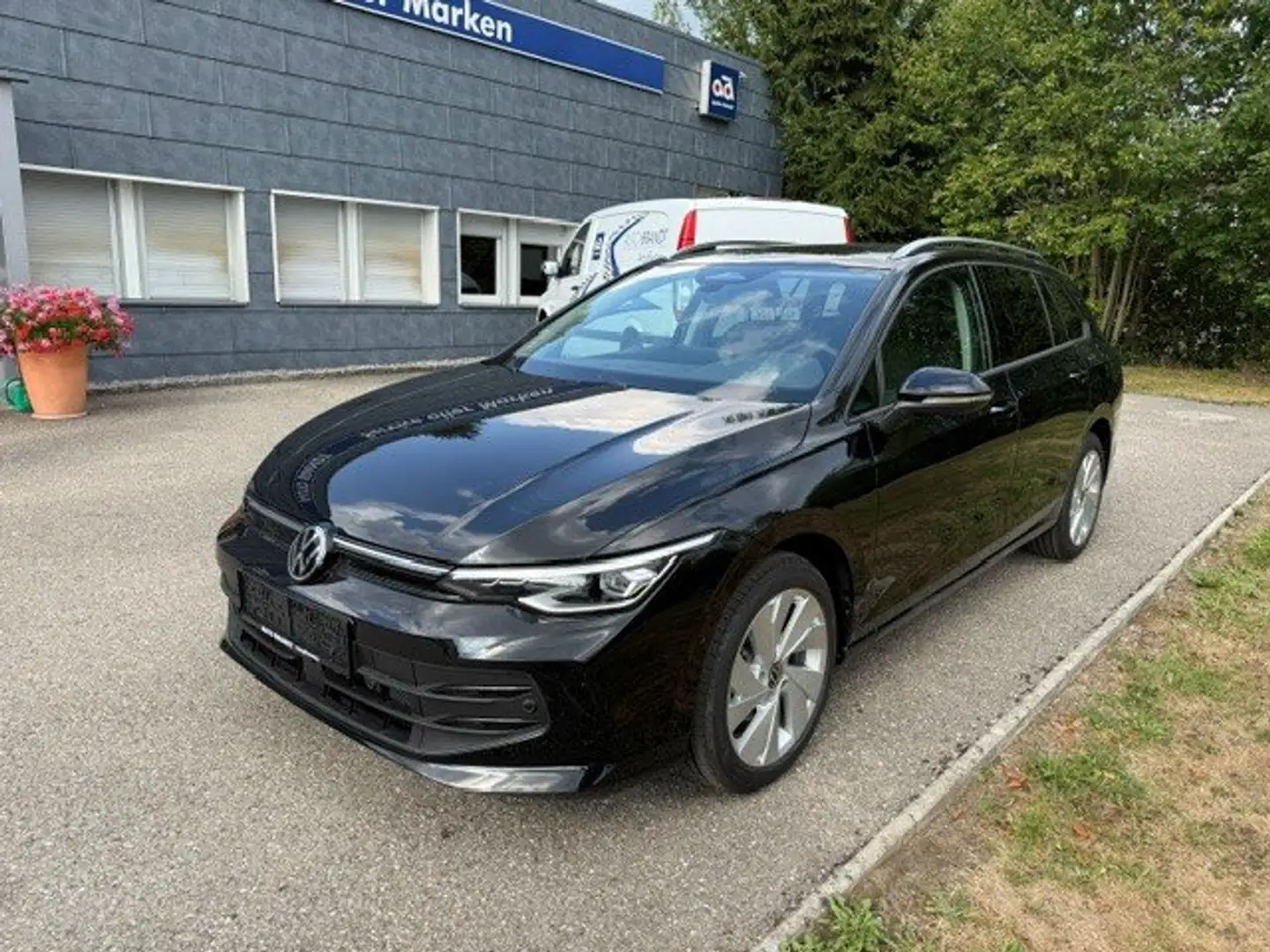 Volkswagen Golf Variant Golf Variant 1,5 TSI DSG mHEV Business+ Schwarz - 2