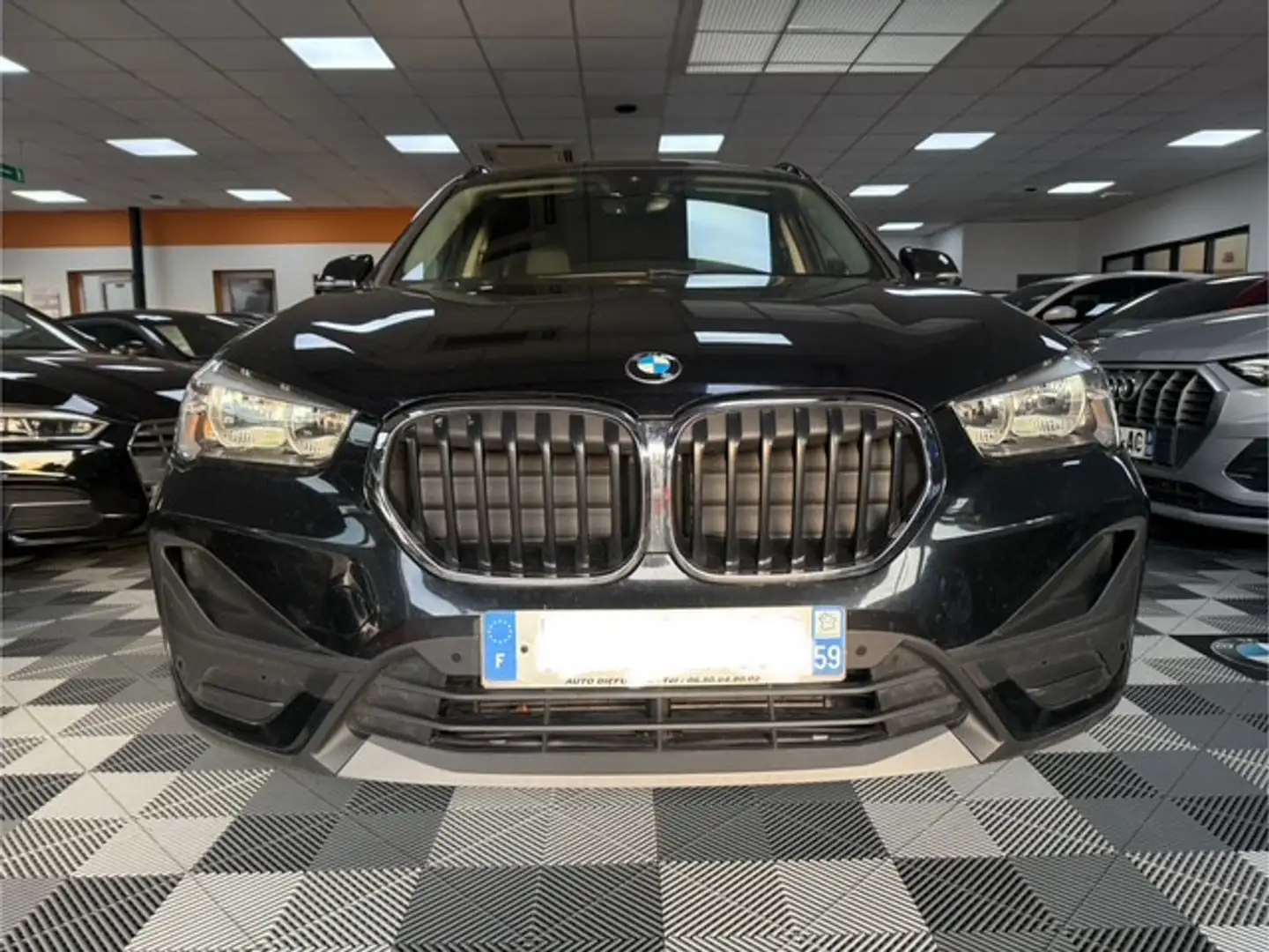 BMW X1 sDrive16d Lounge Steptronic Noir - 1
