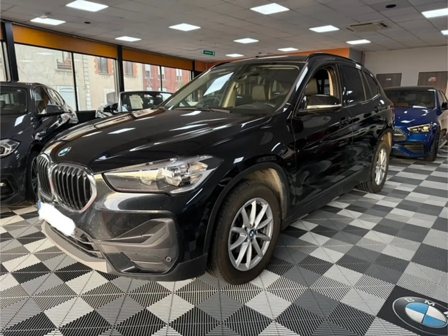 BMW X1 sDrive16d Lounge Steptronic Noir - 2
