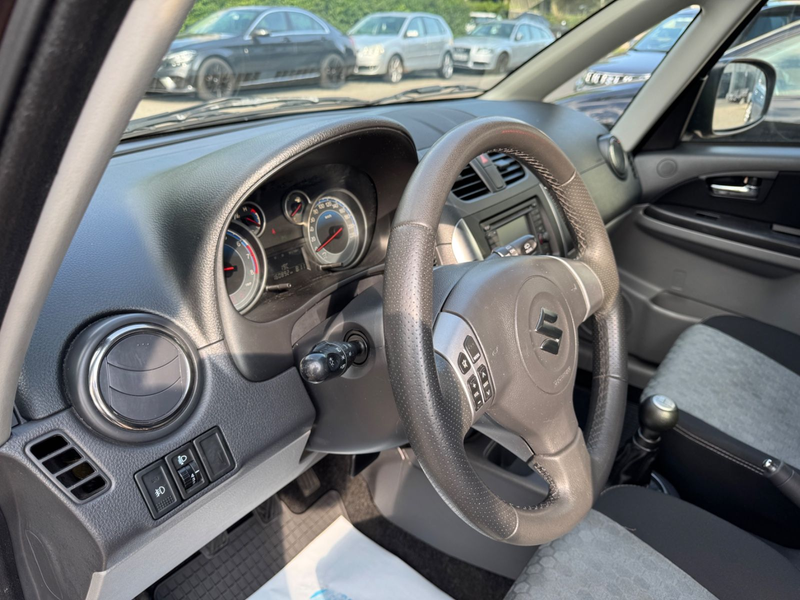Suzuki SX4 1.6 Comfort 16V KAT 4X4 1HAND Tüvneu navi — photo 11