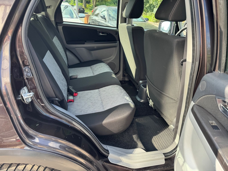 Suzuki SX4 1.6 Comfort 16V KAT 4X4 1HAND Tüvneu navi — photo 15