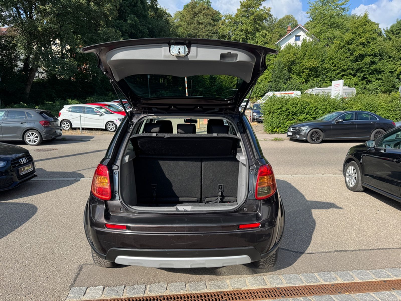 Suzuki SX4 1.6 Comfort 16V KAT 4X4 1HAND Tüvneu navi — photo 13