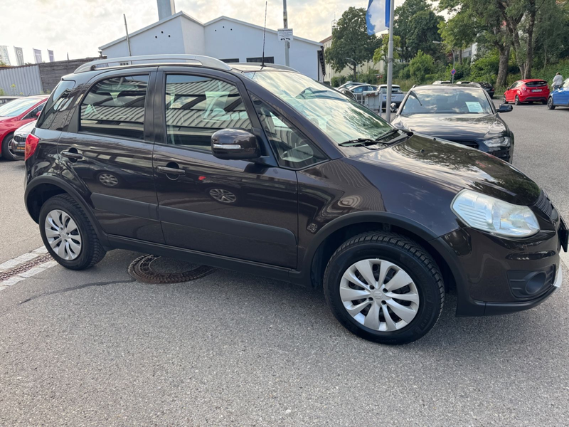 Suzuki SX4 1.6 Comfort 16V KAT 4X4 1HAND Tüvneu navi — photo 4