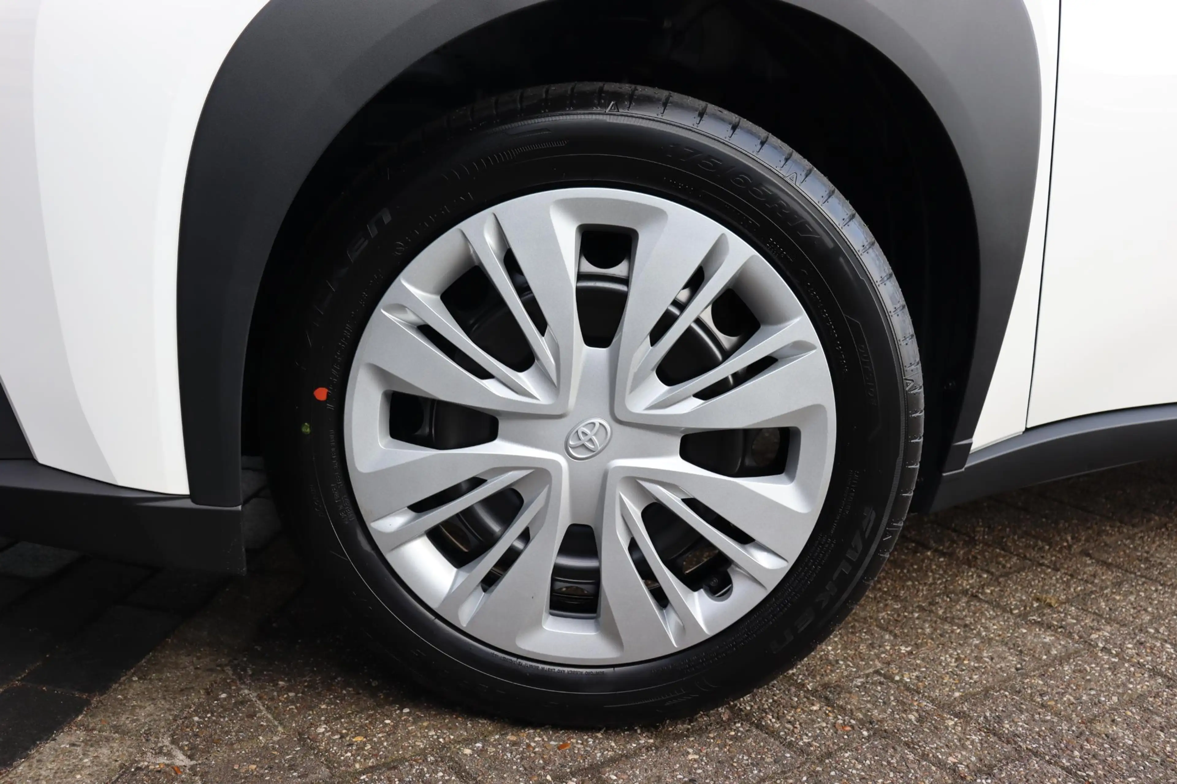 Toyota Aygo X Hybrid 115 play , Nieuw en snel leverbaar met €1.5 — photo 4