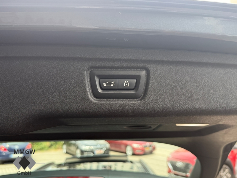 BMW 330 e Advantage Touring ParkAssist/Pano/Navi/Digitales — photo 13