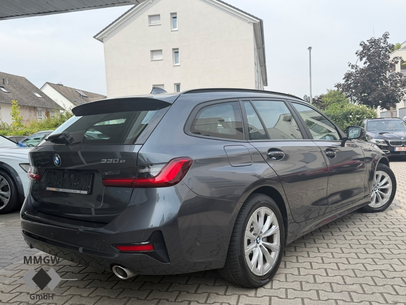 BMW 330 e Advantage Touring ParkAssist/Pano/Navi/Digitales — photo 7