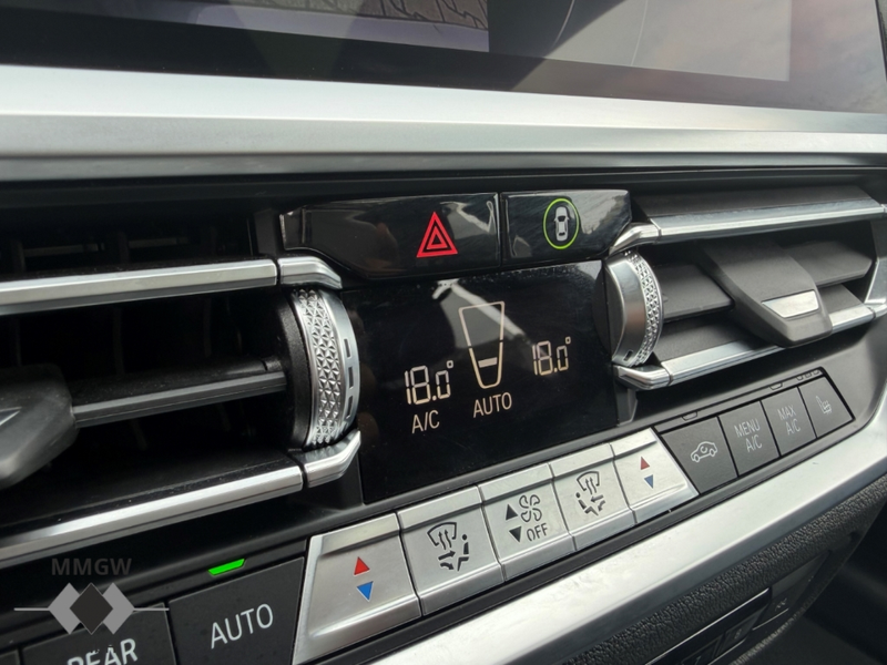 BMW 330 e Advantage Touring ParkAssist/Pano/Navi/Digitales — photo 3