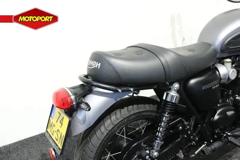 Triumph Bonneville T120 - foto 2