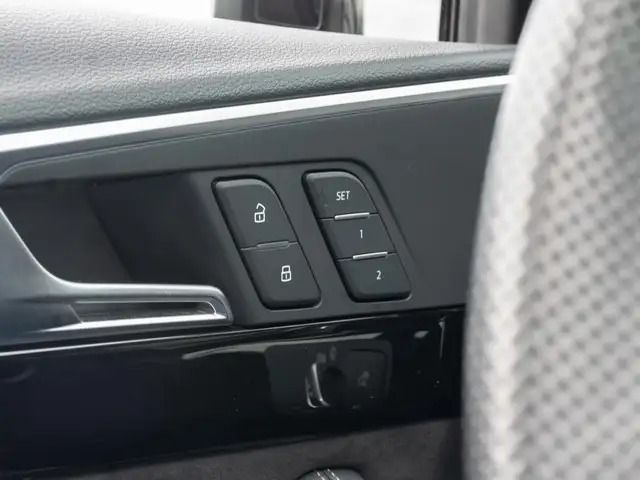 Audi RS4 view 27