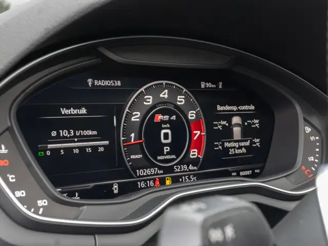 Audi RS4 view 16