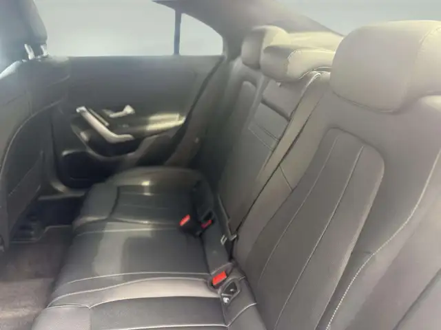 Mercedes-Benz Cla view 12