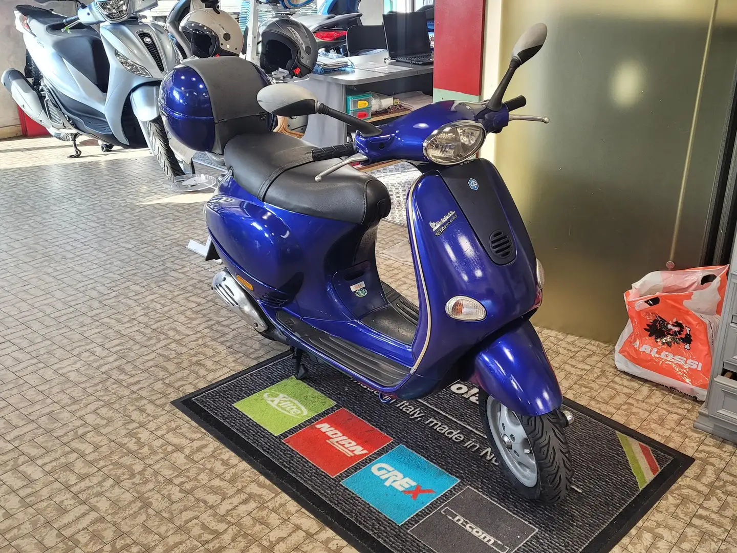 Vespa ET 4 125 Blu/Azzurro - 2
