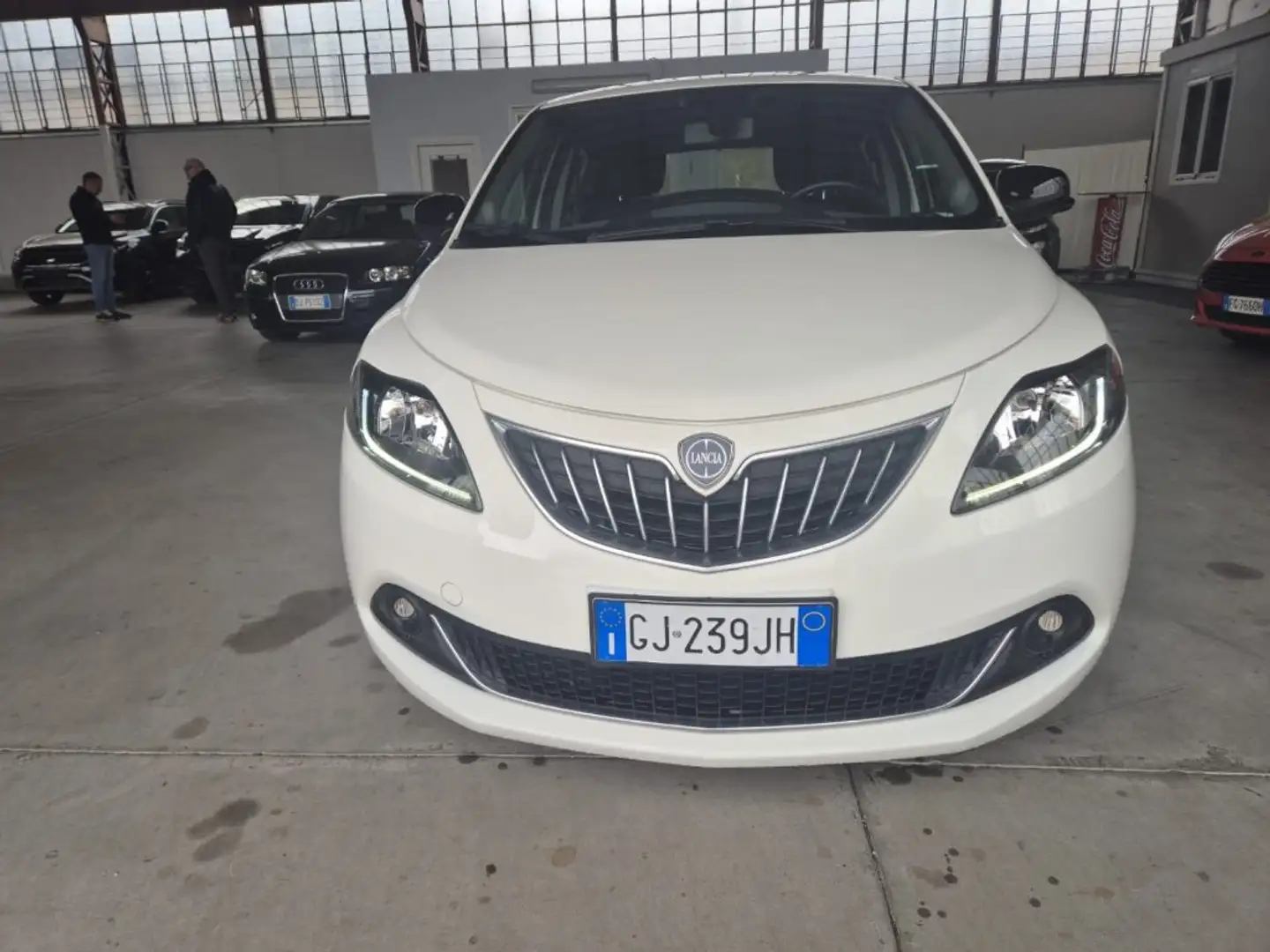 Lancia Ypsilon 1.0 FireFly 5 porte S&S Hybrid Ecochic A. Ferretti Bianco - 2