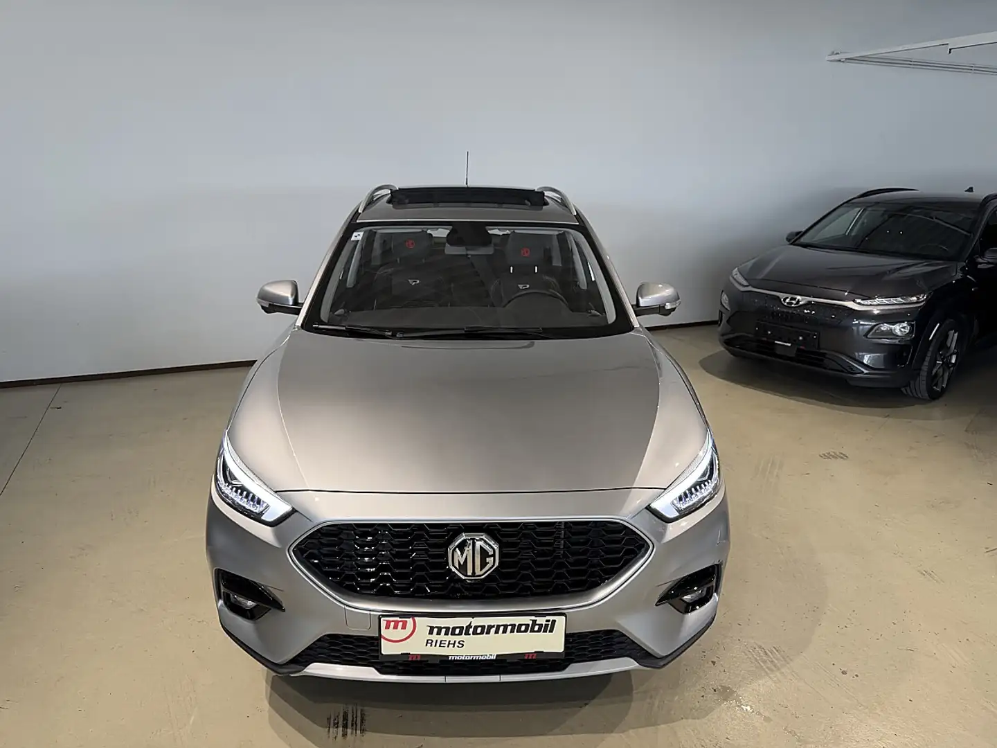 MG ZS 1.0T-GDI Luxury Grau - 2