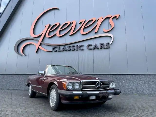 Mercedes-Benz SL 560 W107 automatic Cabriolet