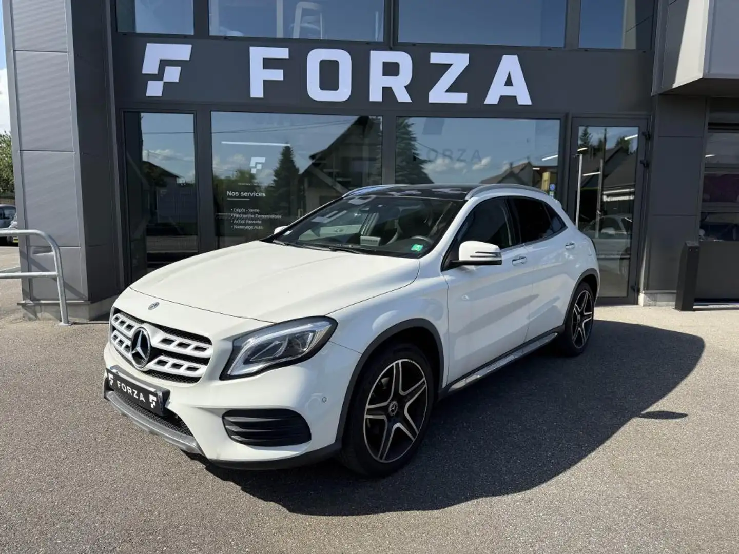 Mercedes-Benz GLA 200 GLA 200 - BM X156 Fascination Blanc - 1