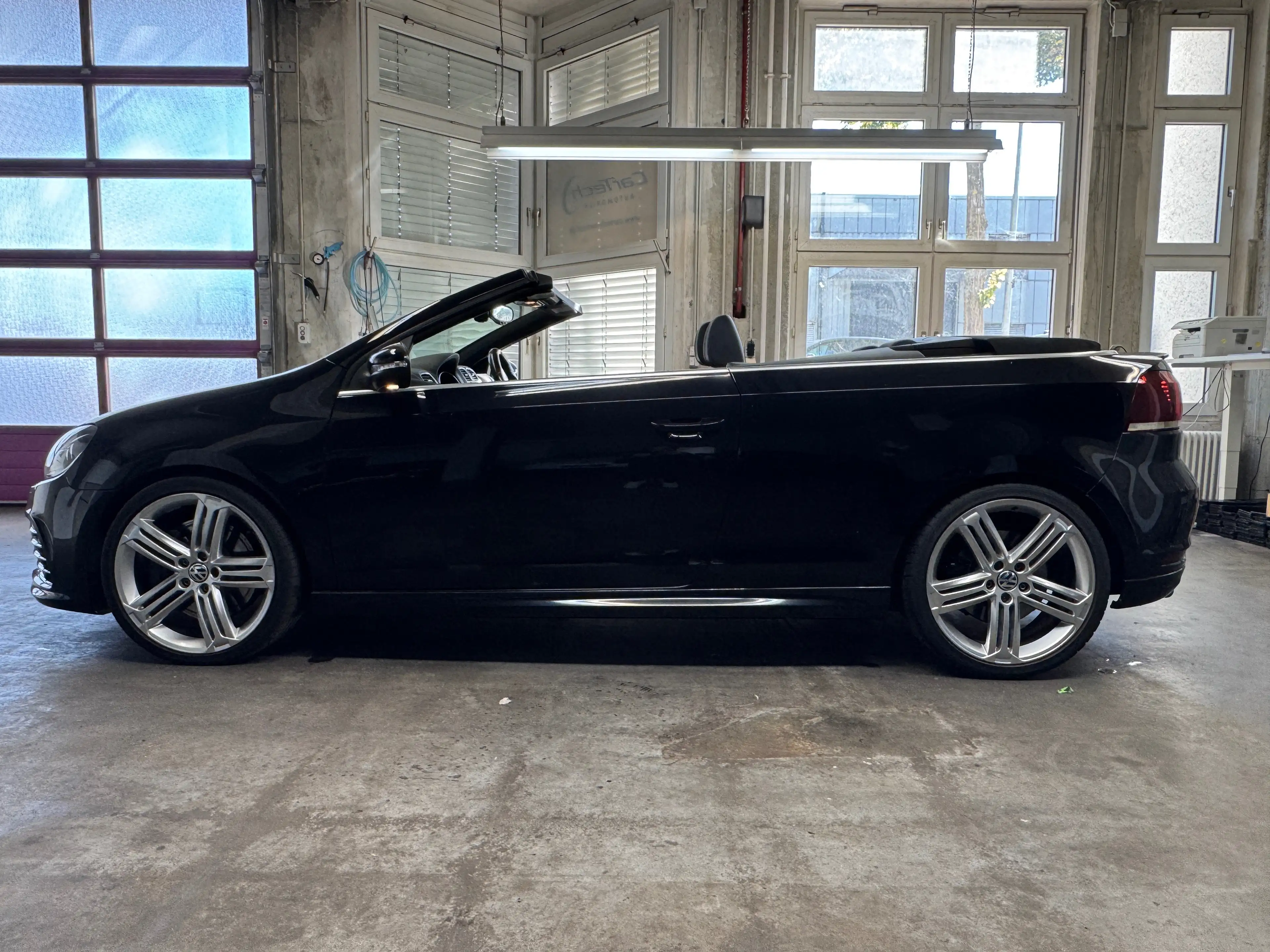Volkswagen Golf Cabriolet R DSG Motor erst 20Tkm ! Bi Xenon Leder — photo 3