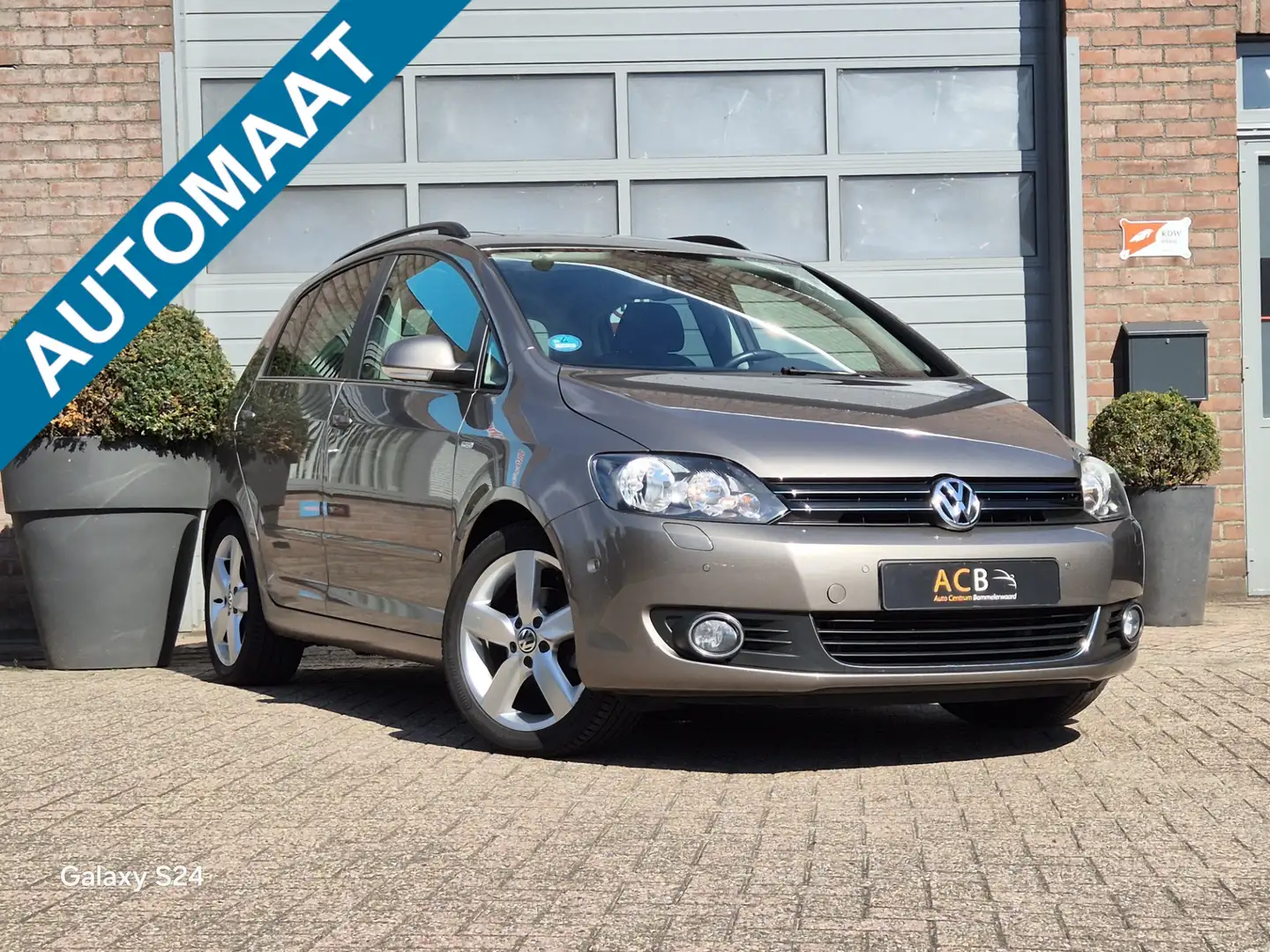Volkswagen Golf Plus 1.2 TSI Highline Schuifdak, Apple Carplay, Trekhaa Marrón - 1