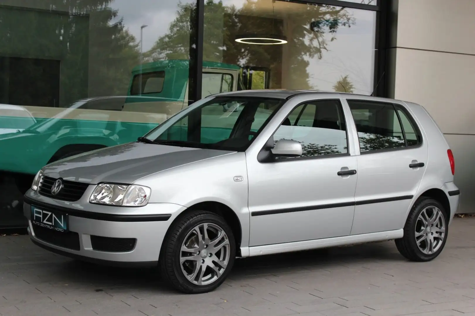 Volkswagen Polo 1.4 6N2 4-türig mit Klima erst 100tkm Argent - 1