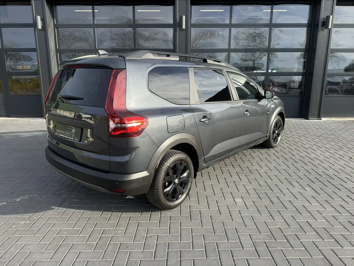 Dacia Jogger 1.0 TCe Extreme 5P Grijs - 2