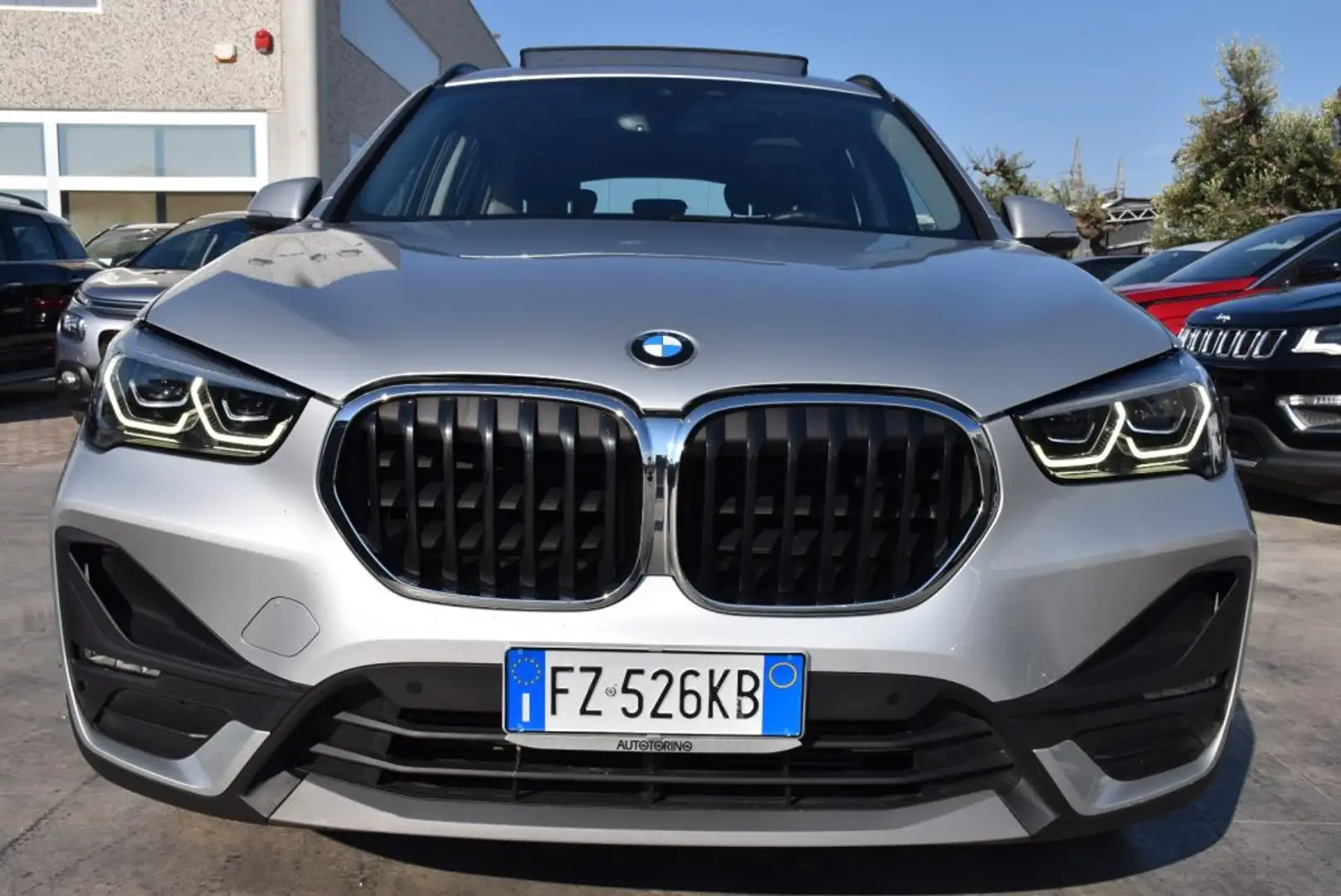BMW X1 sDrive18d Business Advantage *Tetto, Navi* Gris - 2
