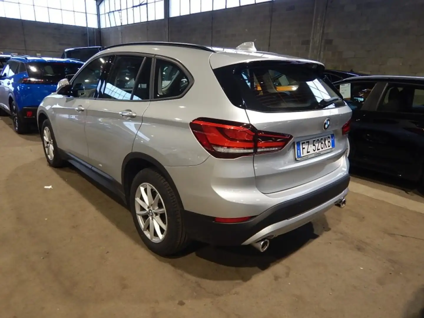BMW X1 sDrive18d Business Advantage *Tetto, Navi* Grigio - 2