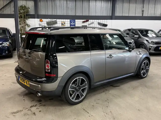 MINI Clubman view 3