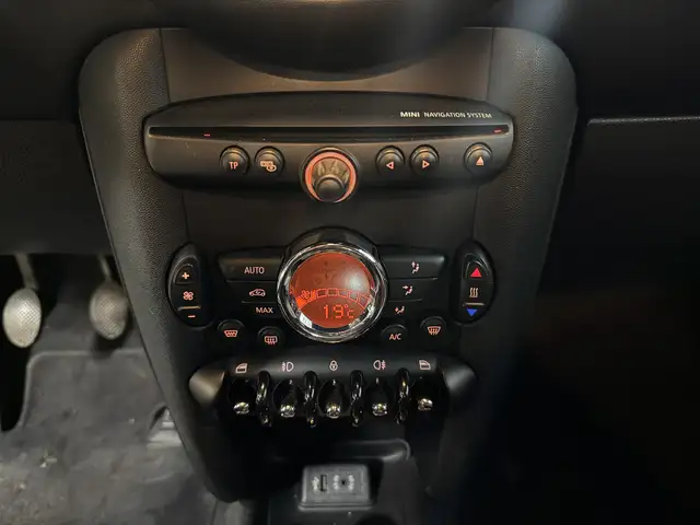 MINI Clubman view 9