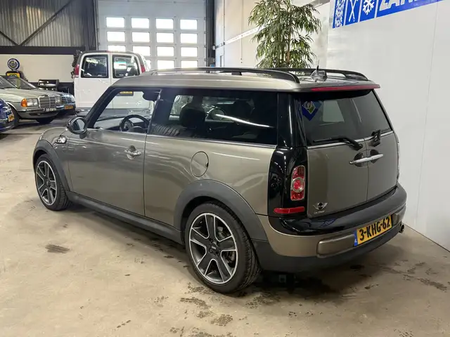 MINI Clubman view 2