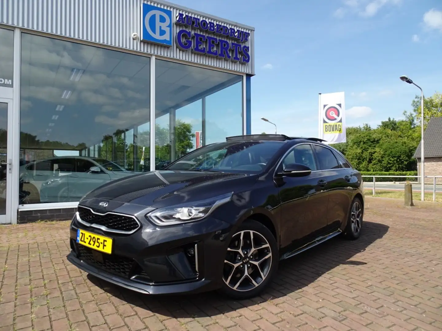 Kia ProCeed / pro_cee'd 1.0 T-GDI GT-LINE Panorama/Camera/PDC/Navi/LED Zwart - 1