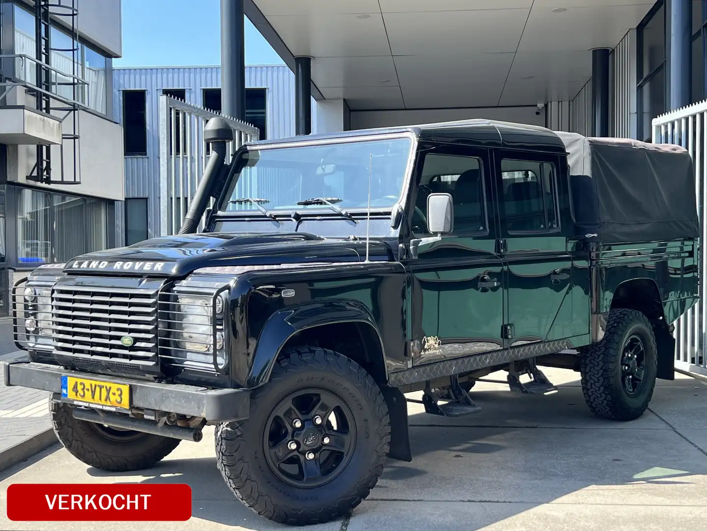 Land Rover Defender 2.4 TD 130" S Crew Cab | UNIEK! | AIRCO | TREKHAAK Zwart - 1