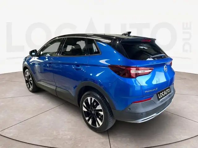 Opel Grandland view 5