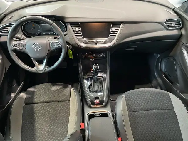 Opel Grandland view 6