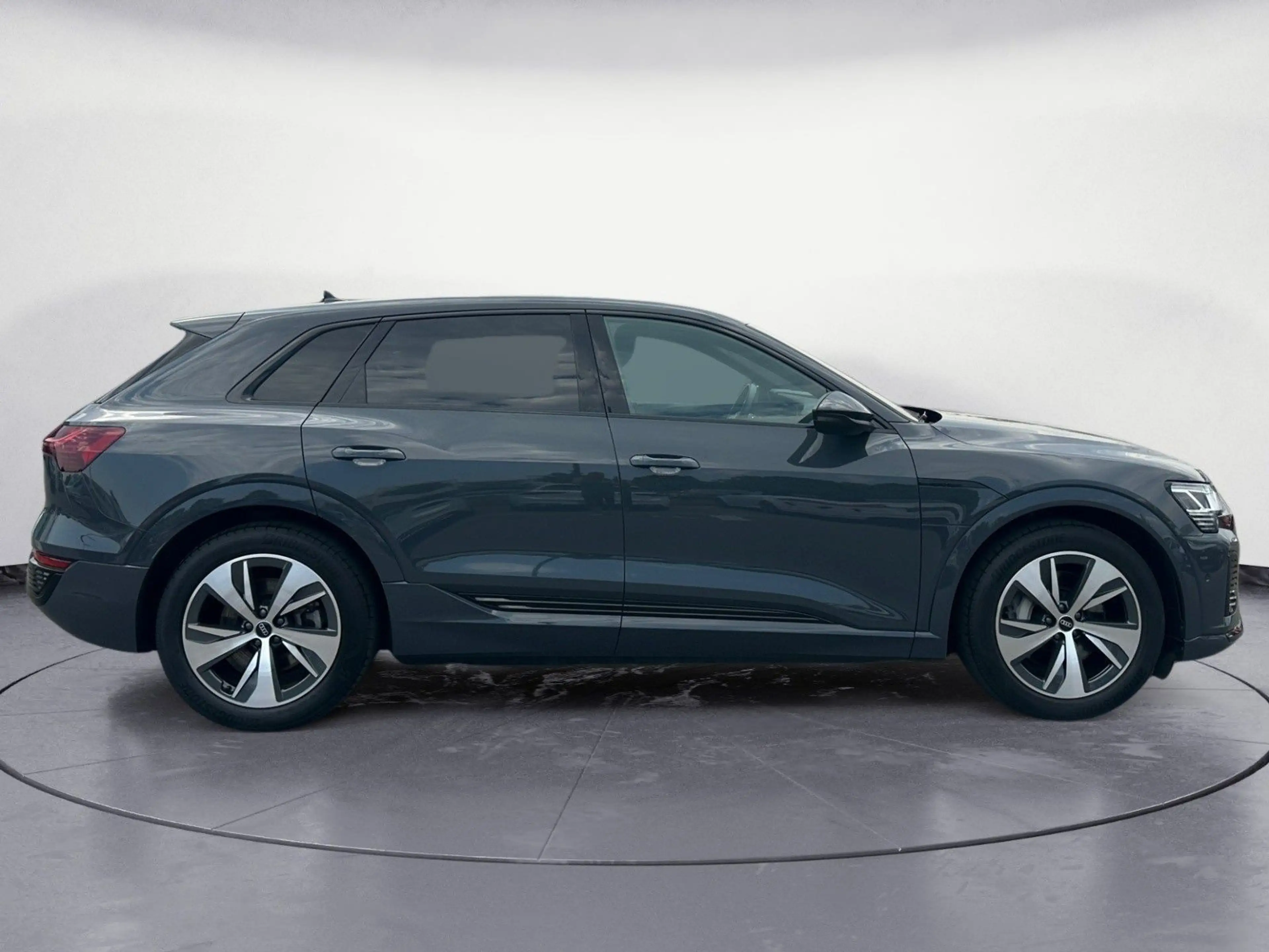 Audi Q8 e-tron Q8 e-Tron 50 S-Line AirSuspension Matrix-LED Nav — photo 6