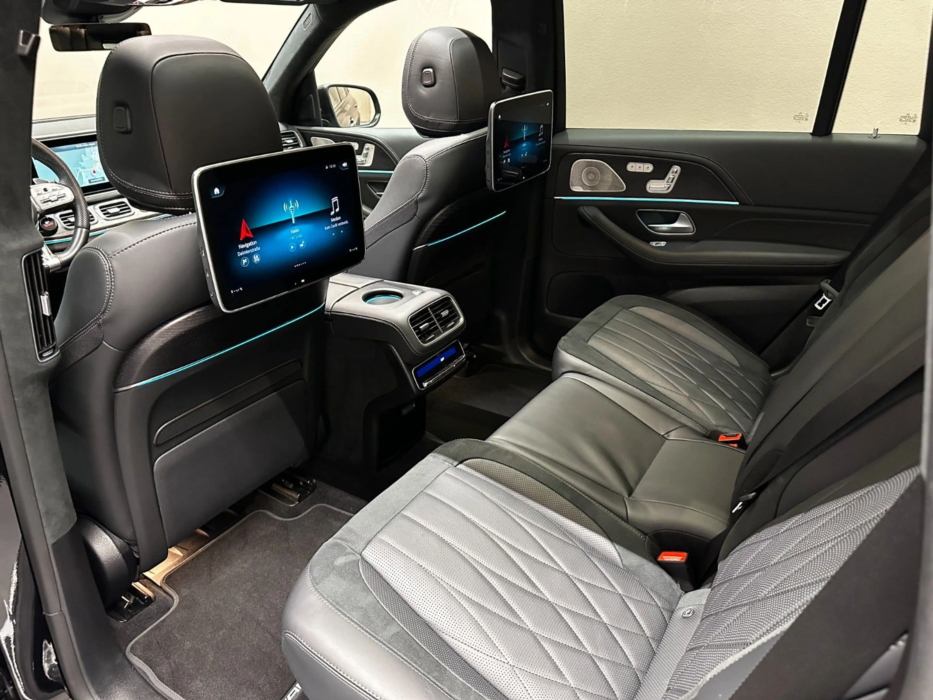 Mercedes-Benz GLS 63 AMG GLS63 AMG 4M+ Night-Paket *7-SITZER*PANO*DIST+* — photo 14