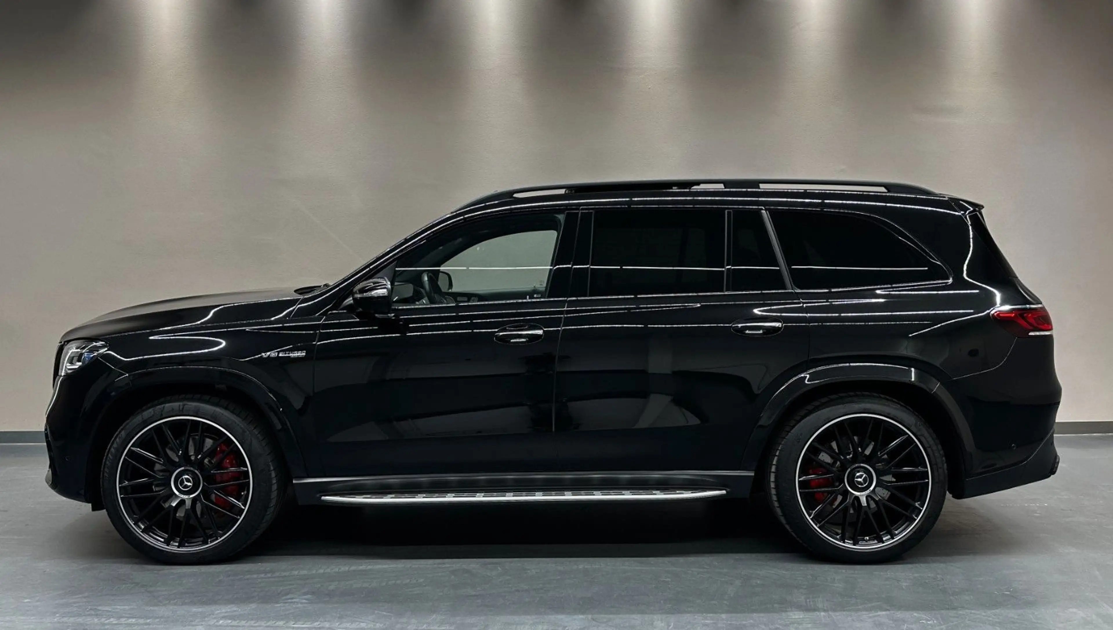 Mercedes-Benz GLS 63 AMG GLS63 AMG 4M+ Night-Paket *7-SITZER*PANO*DIST+* — photo 4